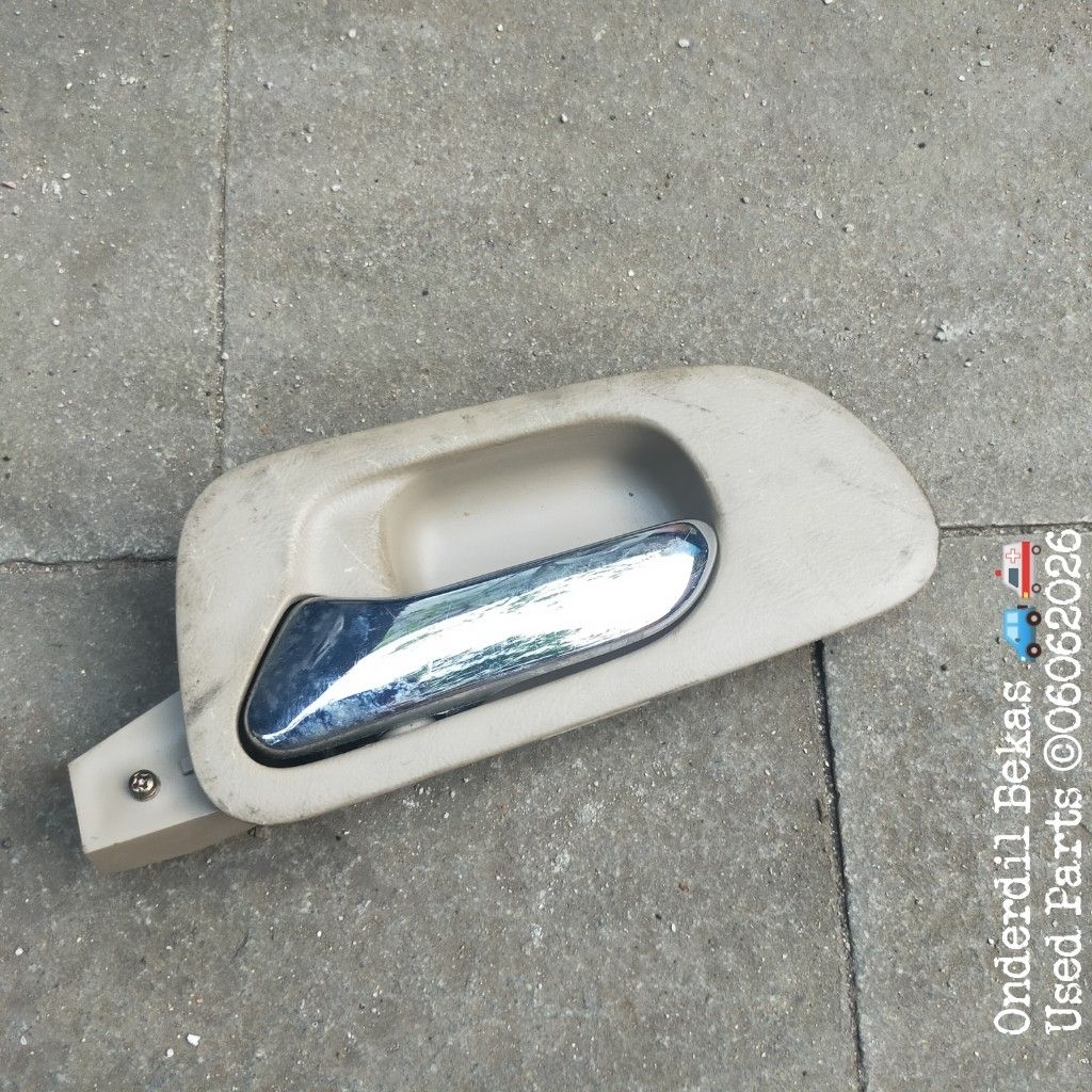 handle pintu kiri depan Honda Odyssey Ra6