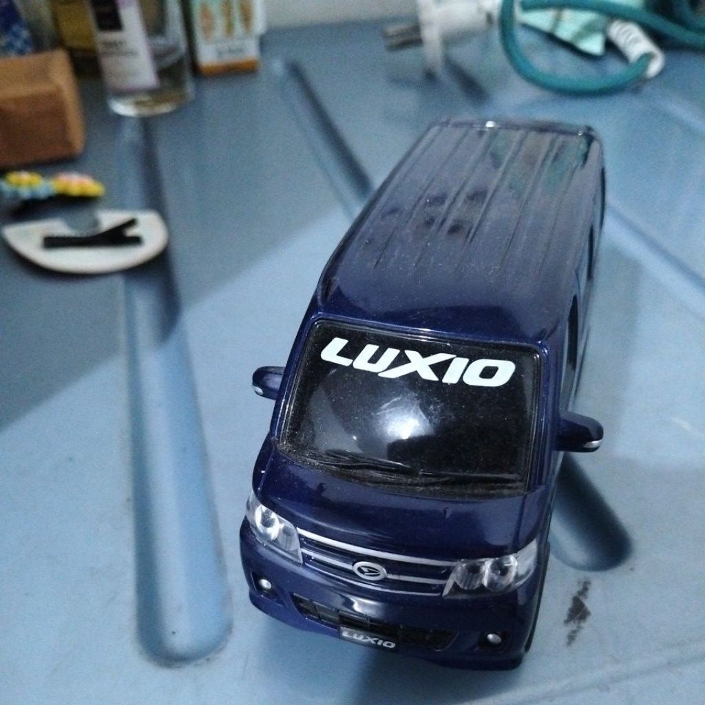 miniatur Daihatsu luxio