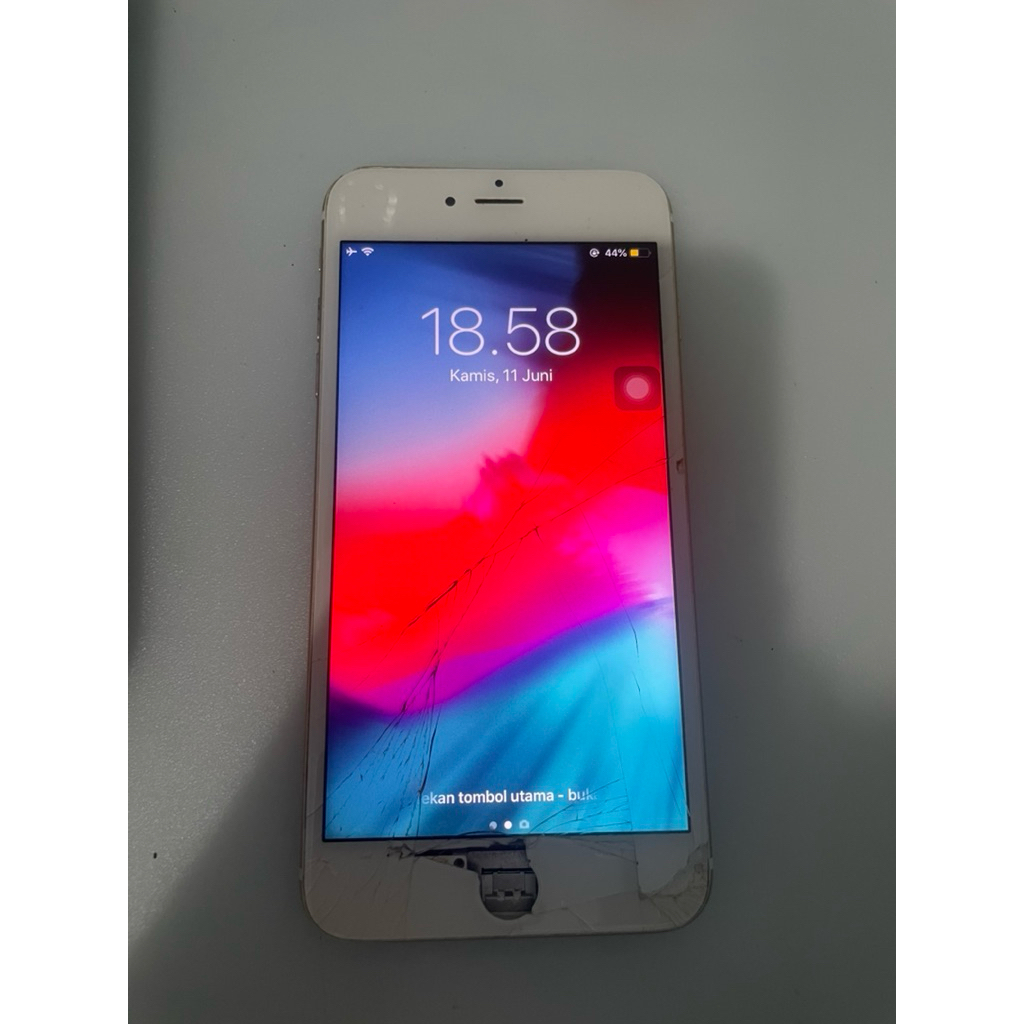 Bahan iphone 6 plus 64gb Minus