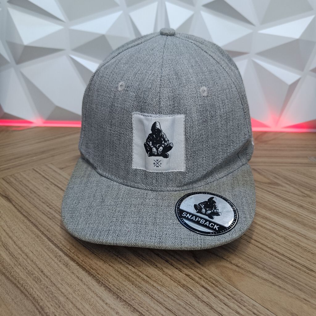 Topi alan walker neblekind