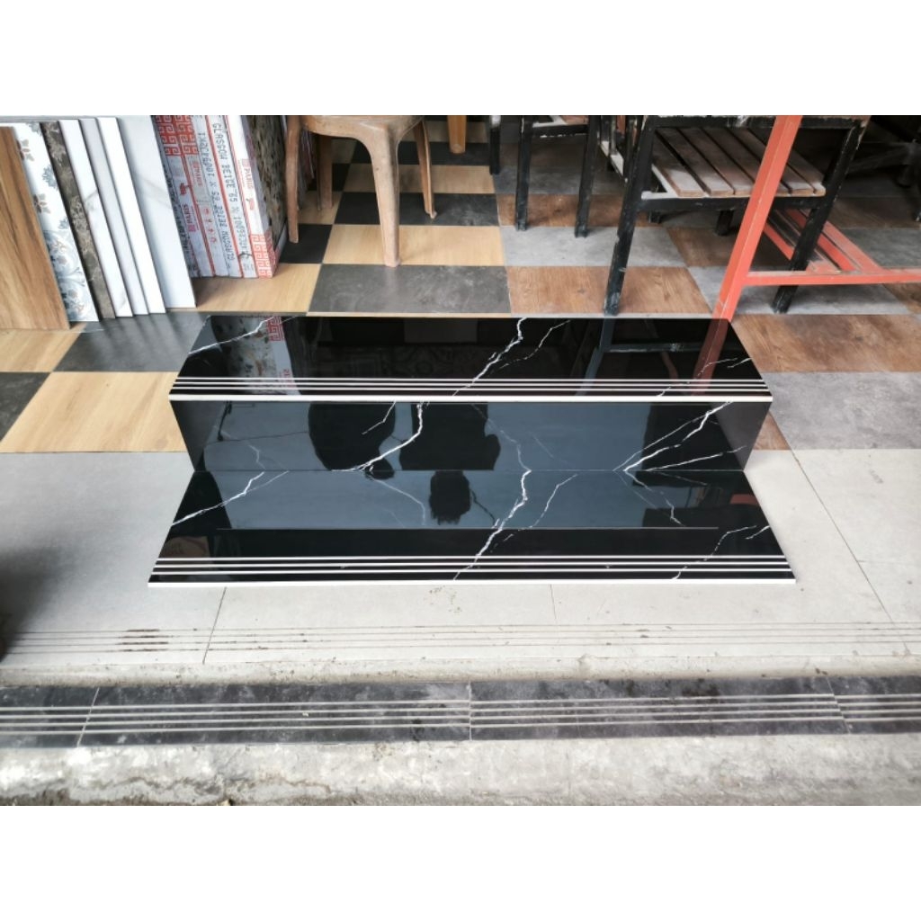 Granit Tangga 30x100 20x100 Stepnosing Granit Tangga Motif Marble Hitam Satu Set