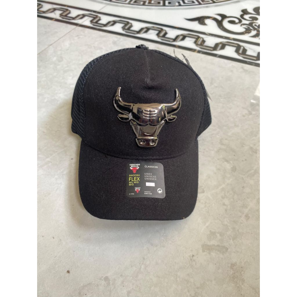 Topi Trucker Premium Logo Banteng Besi in Black