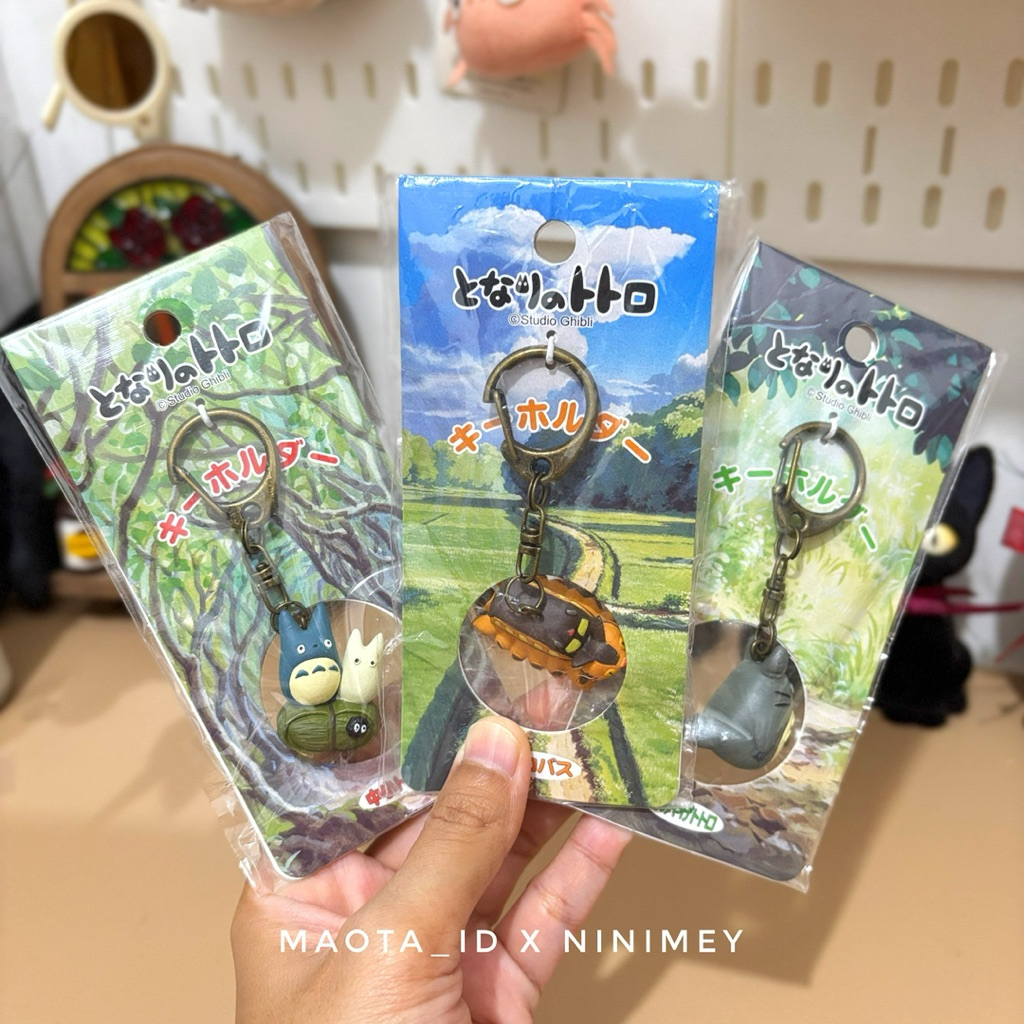 Totoro Catbus Figure Keychain / Gantungan Kunci Totoro Catbus Studio Ghibli