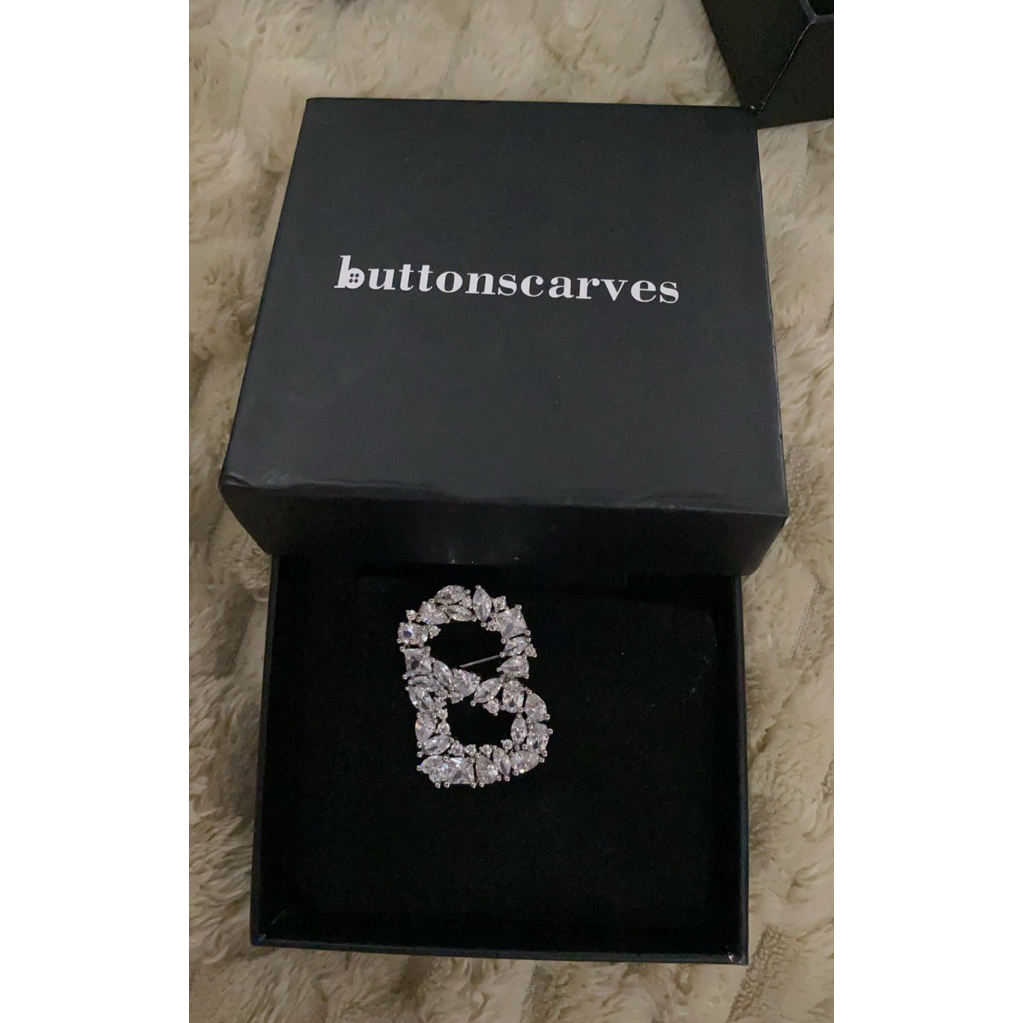 buttonscarves bross original