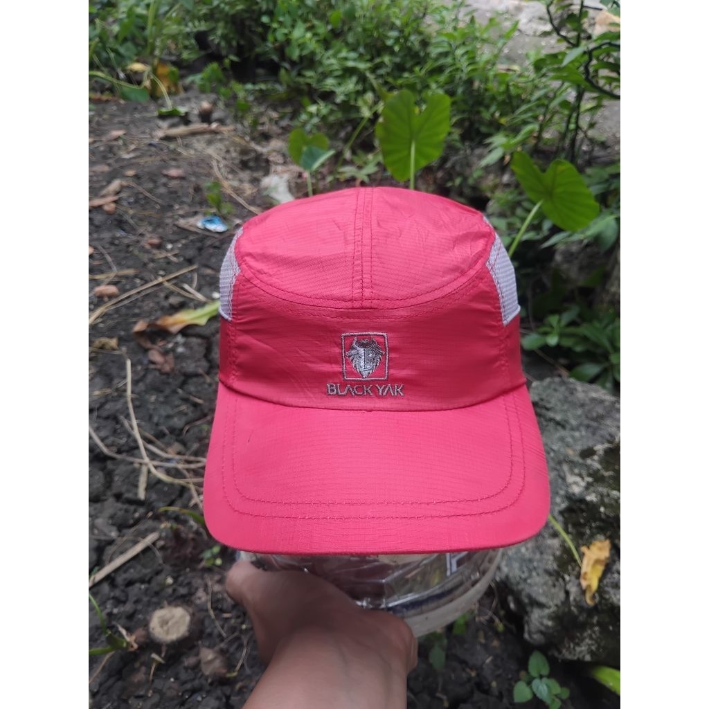 topi olahraga BLACKYAK  topi running dewasa