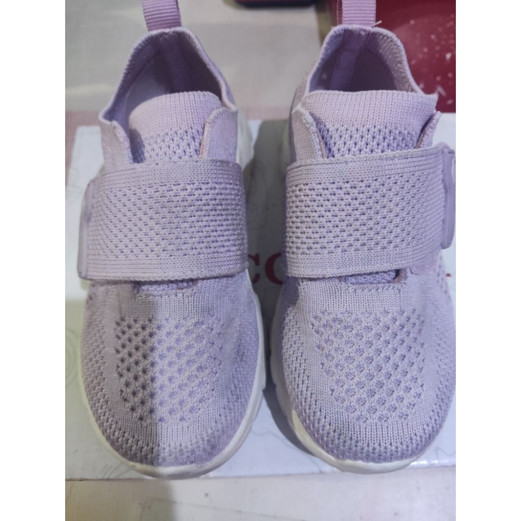 Sepatu anak perempuan Merek BUCCHERI UK 26