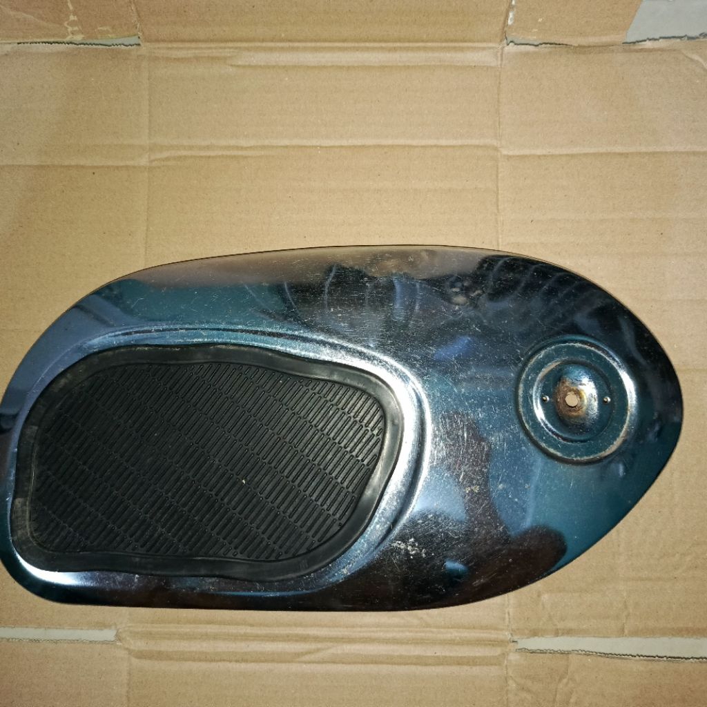pipi Tangki Honda C200,C201,CD 90 kanan