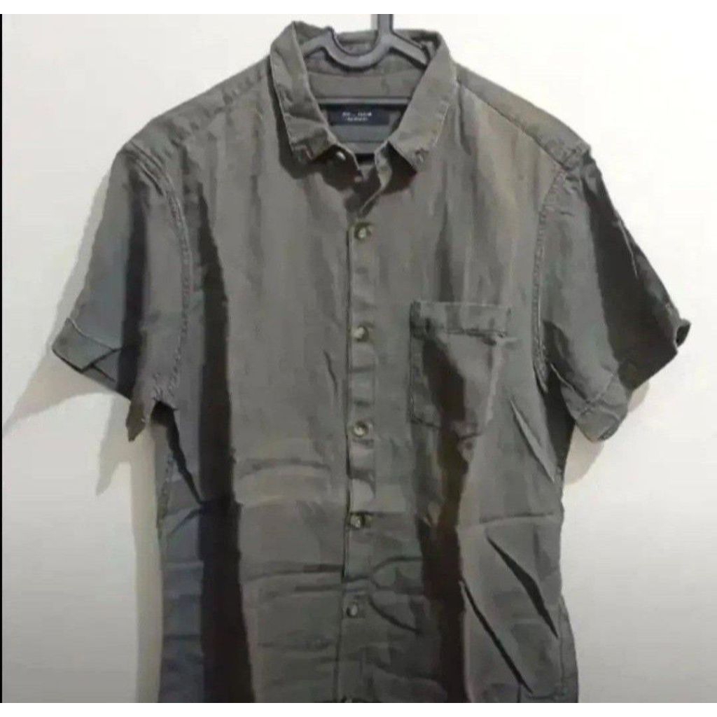 Kemeja Denim Pria. Merk Pull & Bear