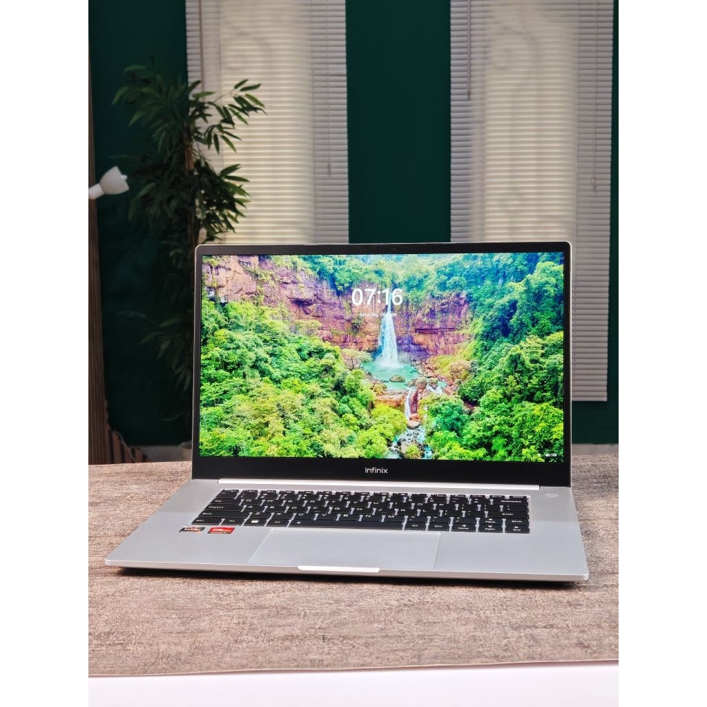 Infinix Xbook 15 Ryzen 7 8/512GB Like New
