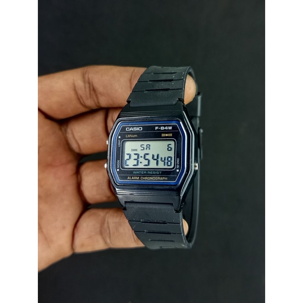 CASIO F84W ORIGINAL VINTAGE