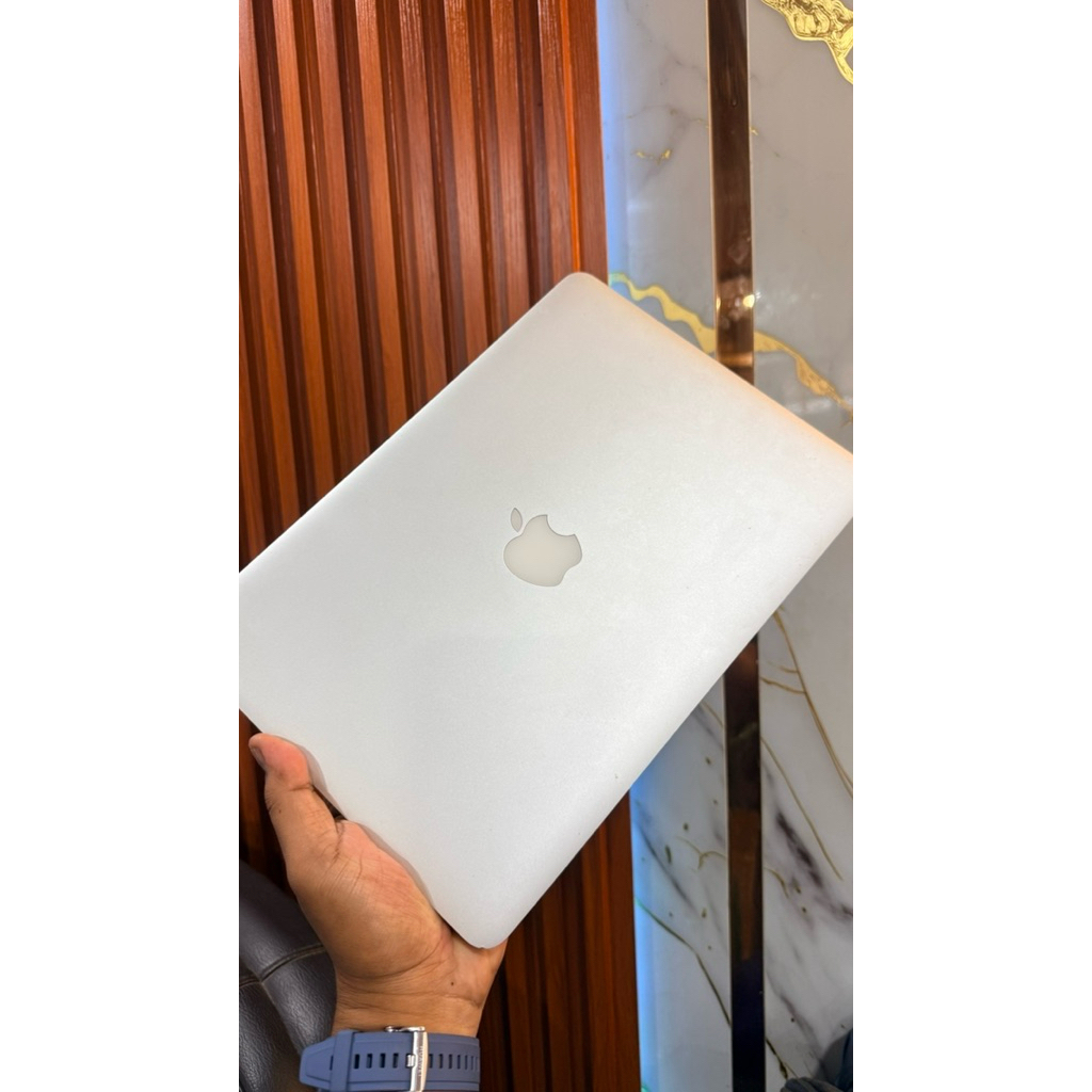 macbook pro 2015 8/128