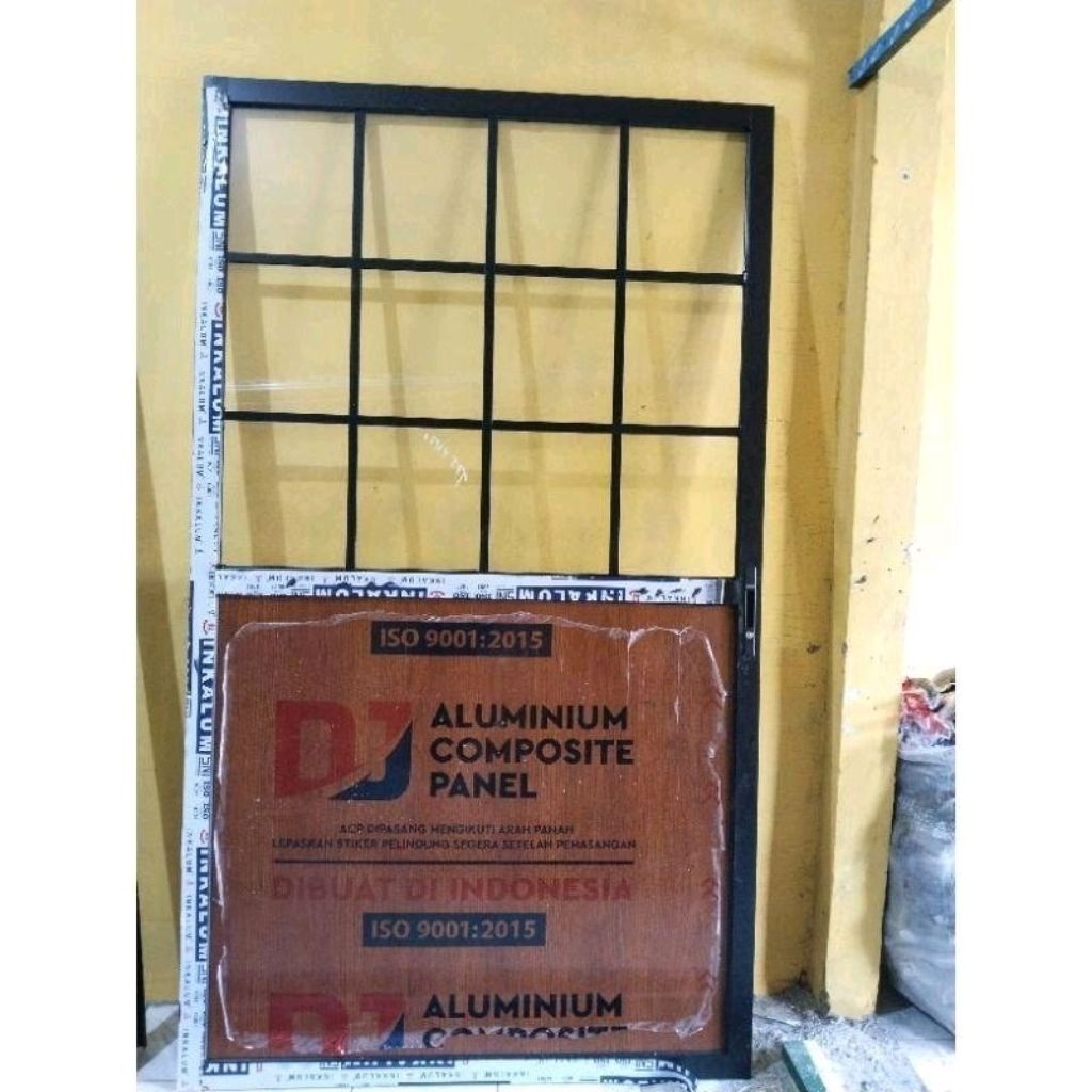 Pintu Setangah Kaca ACP Urat Kayu