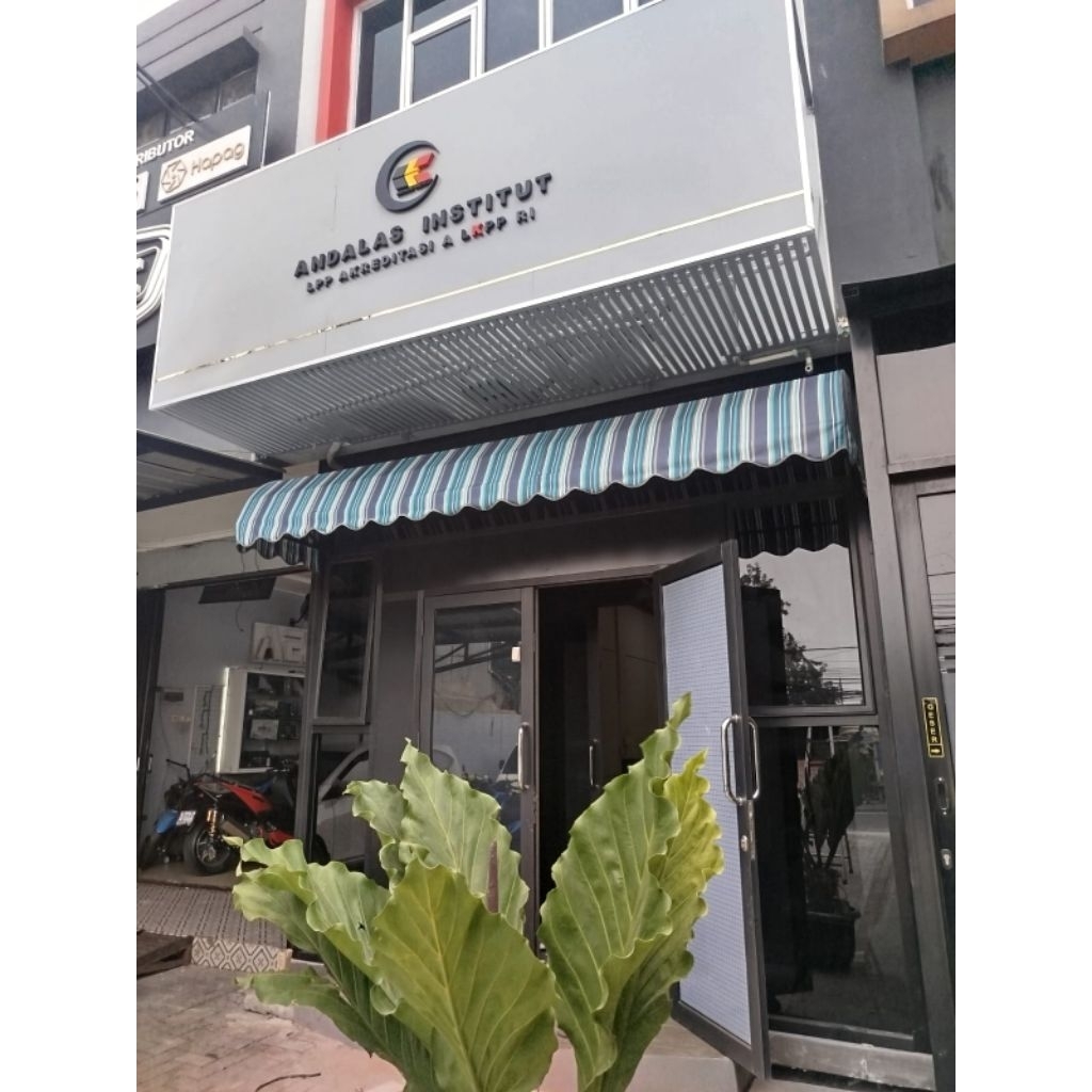 Kain Kanopi Awning Rangka Besi Holo