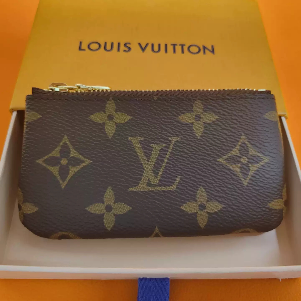 Dompet kunci Louis Vuitton pre-owned dari Prancis, model klasik Monogram (kode M62650), dengan desai