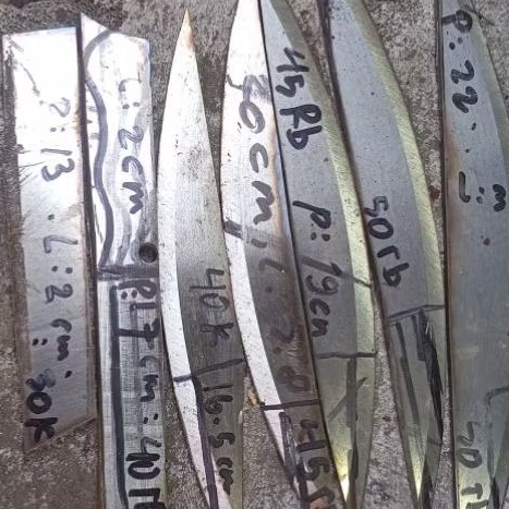 bahan bilah  baja 1.2379 , setara bohler k110