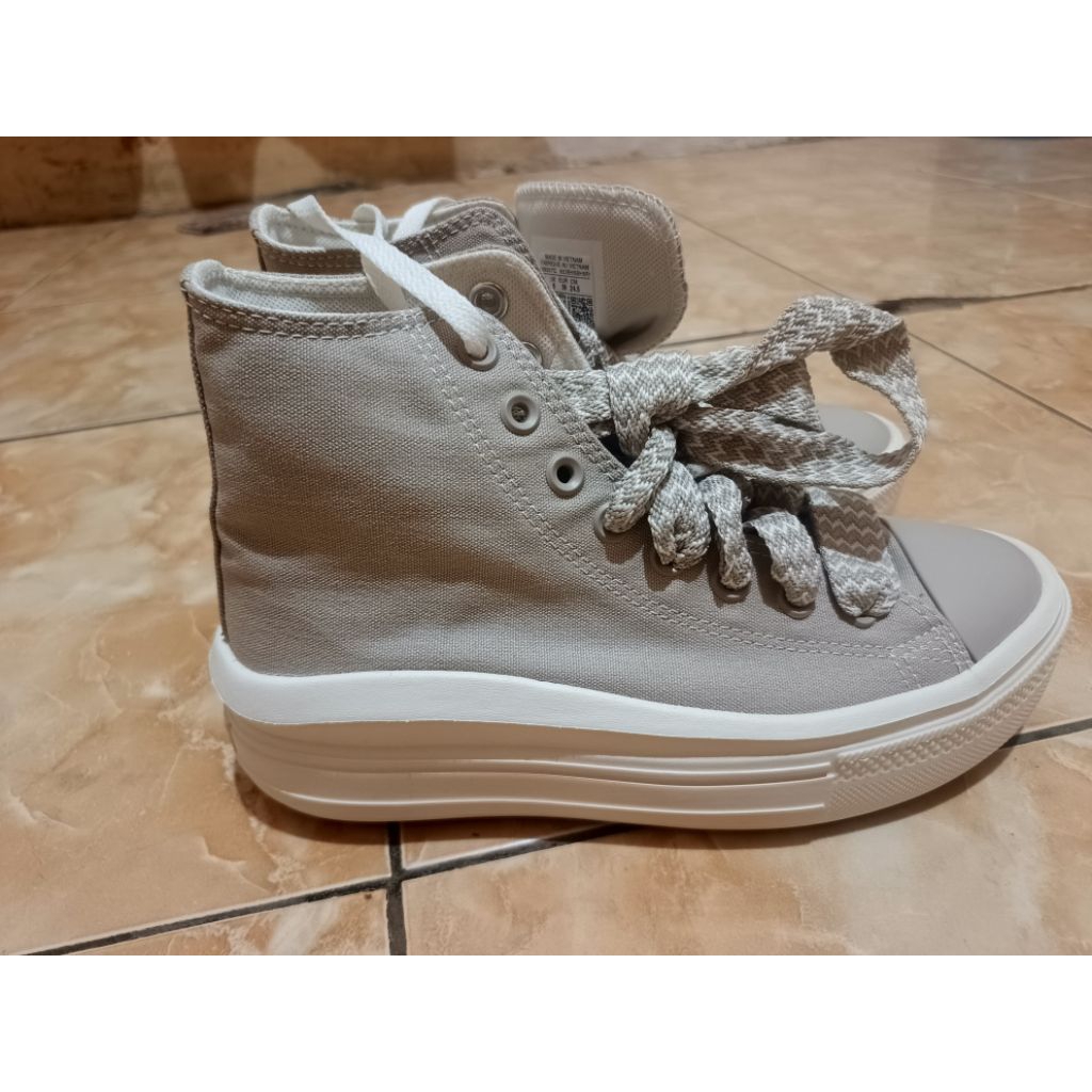Sepatu Sneakers Wanita Converse CTAS Hi Move Bekas