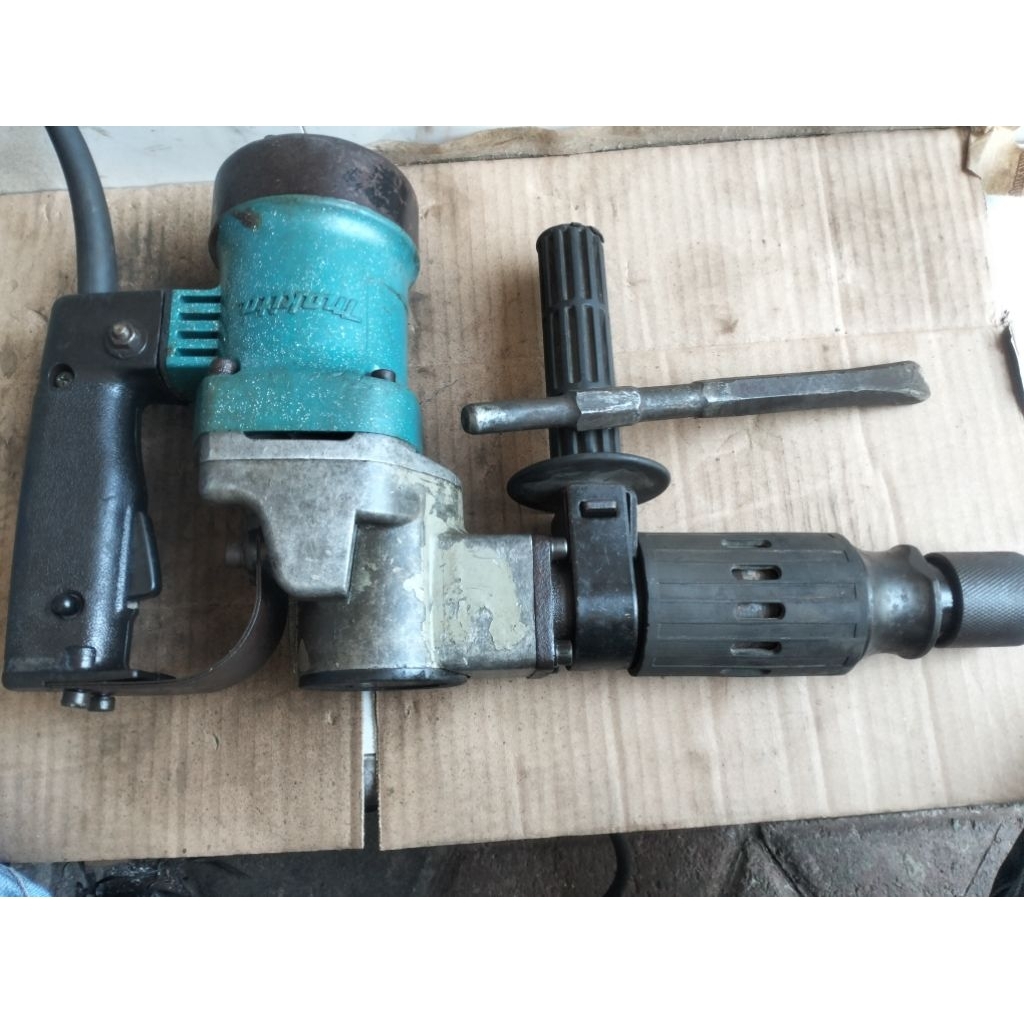 Jack hammer beton   makita HM0810