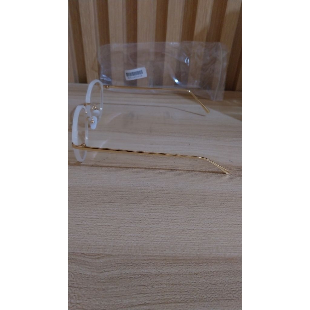 Kacamata Frame Putih