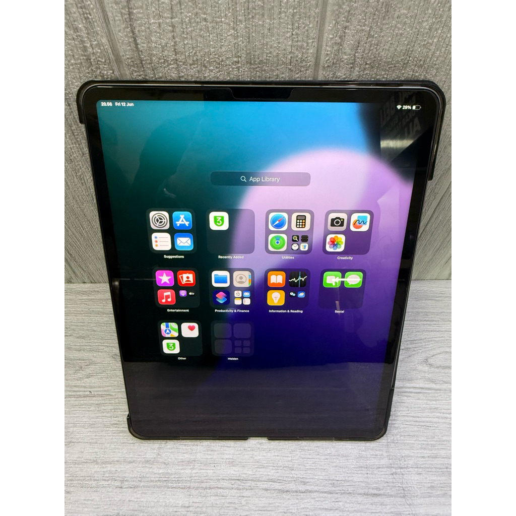 iPad Pro M2 gen 6 13 inchi 128GB  Wifi only Ex Garansi Resmi INT Second Original (no box)