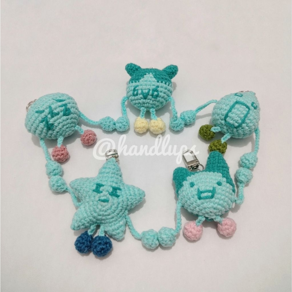 SHINEE Poet Artist Fluffy Crochet Keychain