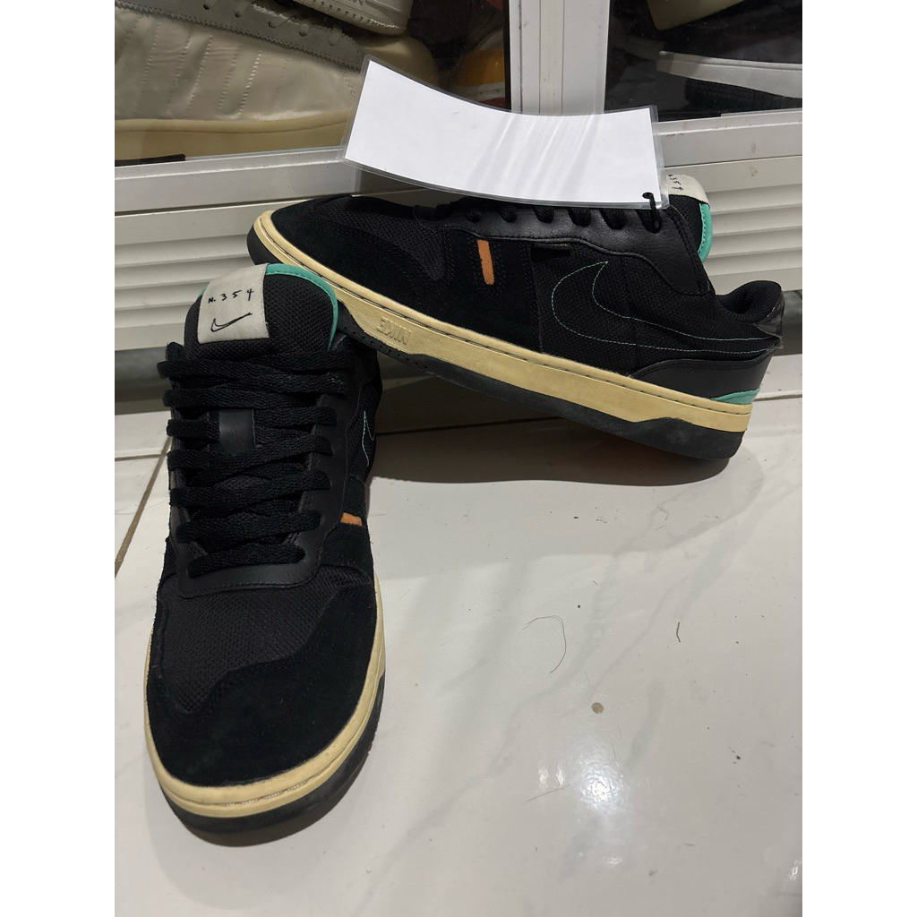 Nike N.354 “Black-Menta” size 44.5/28.5cm