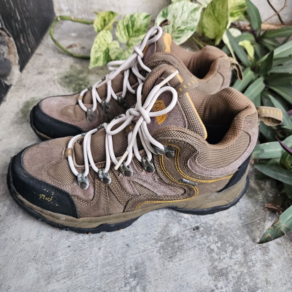 sepatu hiking second tnf* size 41(26cm)