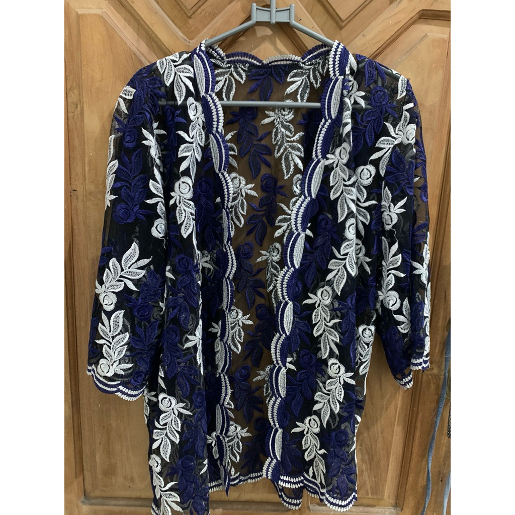 blazer brokat bunga navy hitam wanita kondangan