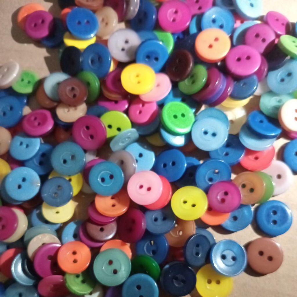 kancing baju lubang 2 warna warni pergros (N2)
