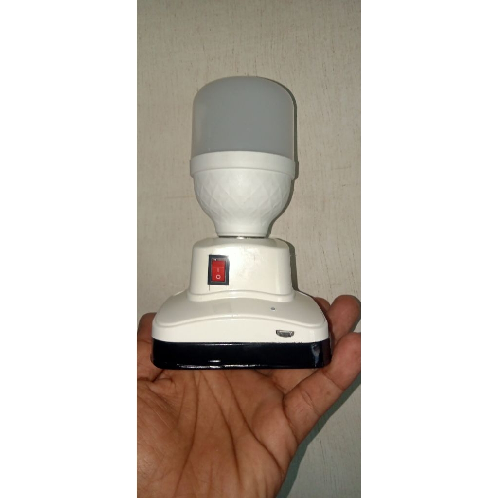 Lampu emergensi lampu 10 Watt.