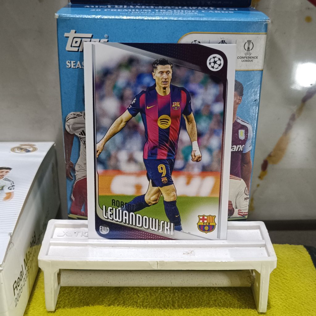 Kartu Bola Topps UEFA Club Competitions 2025/26 - Declan Rice, Lewandowski, Ferran Torres
