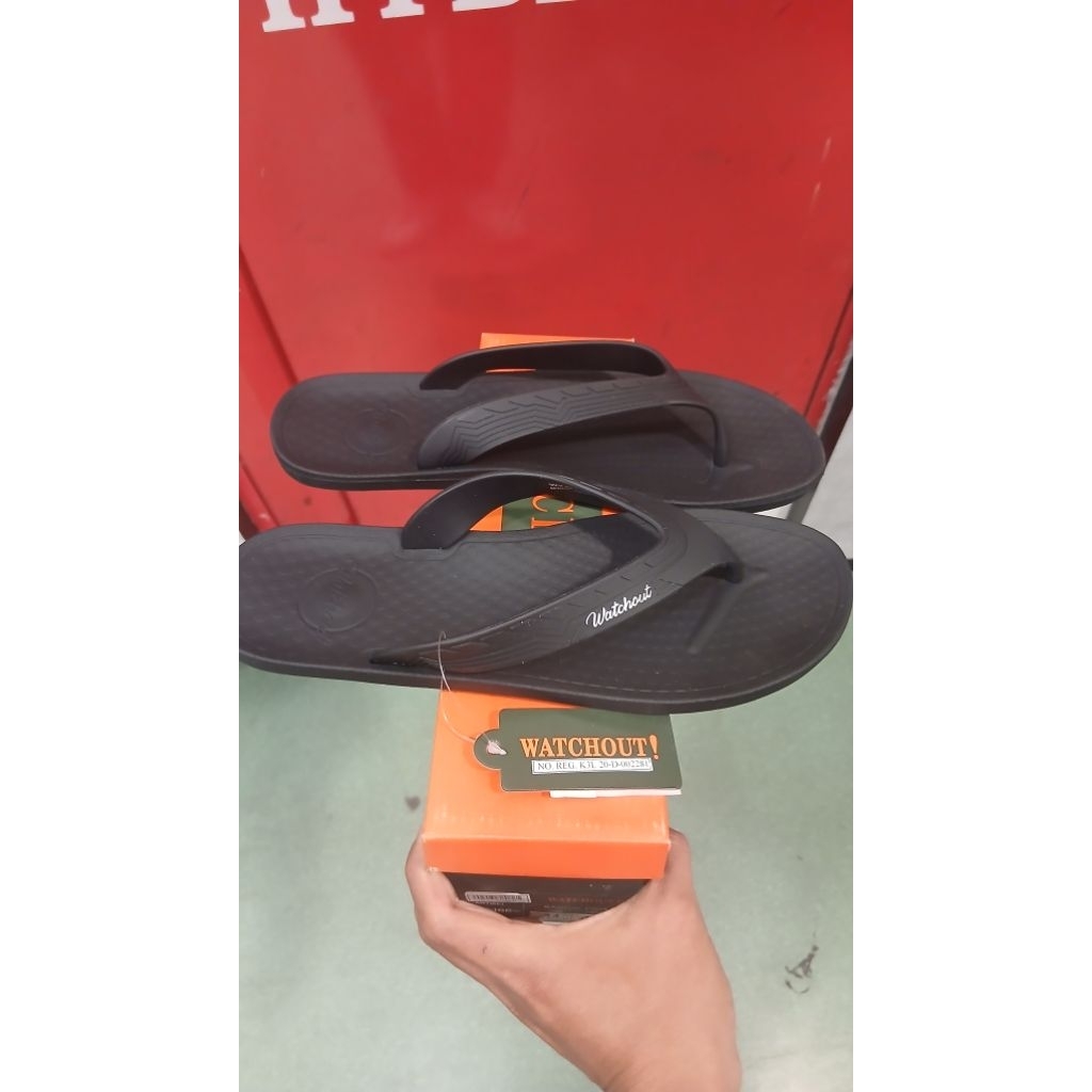Watchout Sandal Jepit pria Hitam