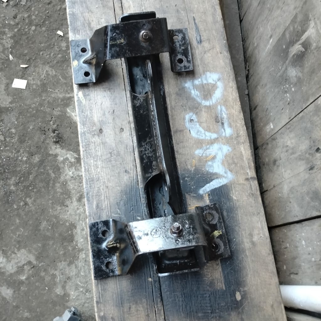 dudukan transmisi, bracket transmisi canter ps 125/136