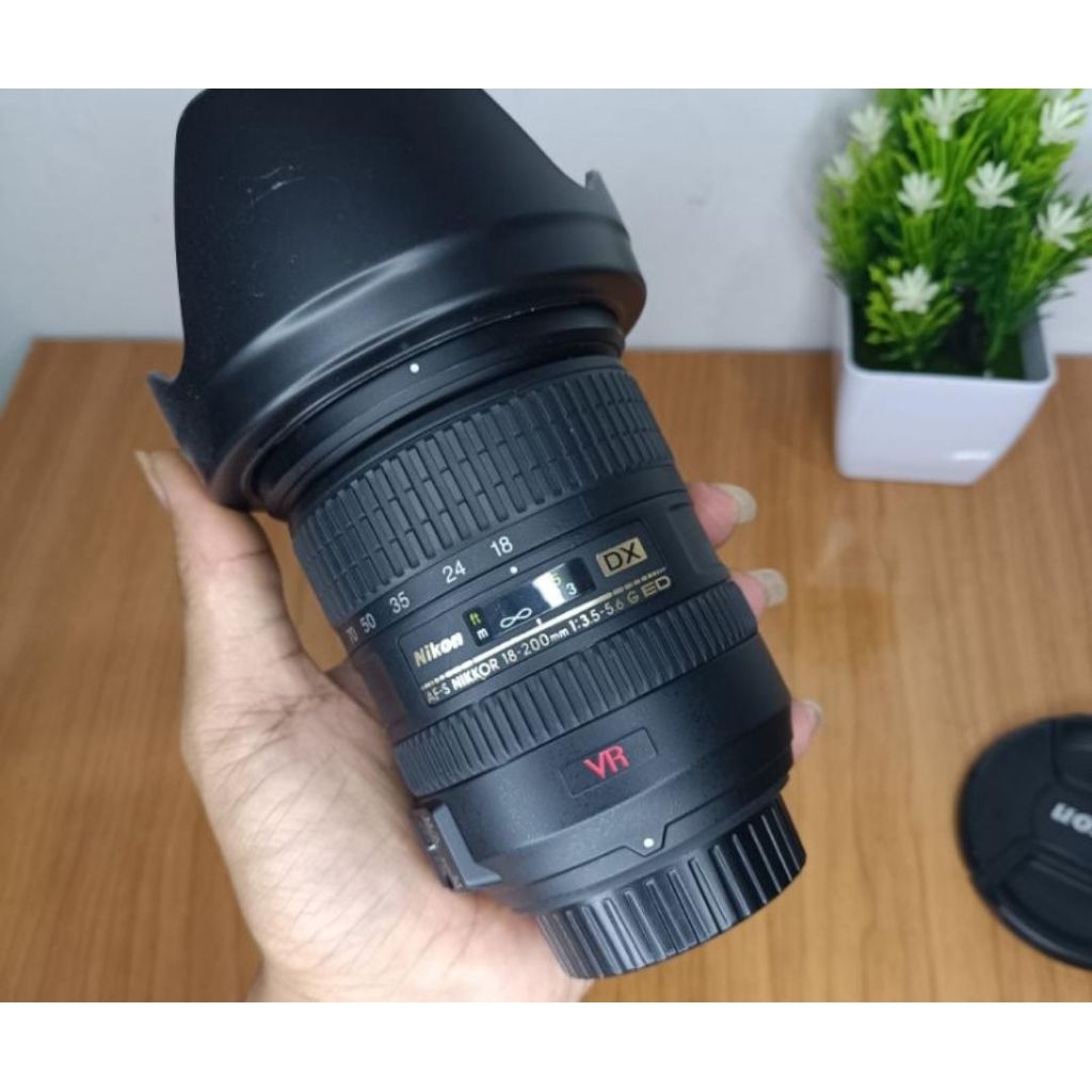 lensa nikon afs 18-200 mm vr