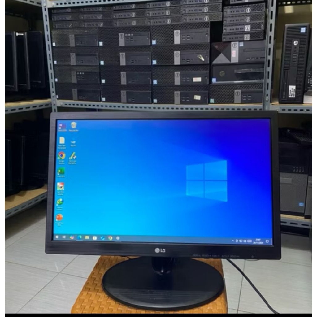 monitor Samsung dan LG 19 inch LED widescreen  berkualitas