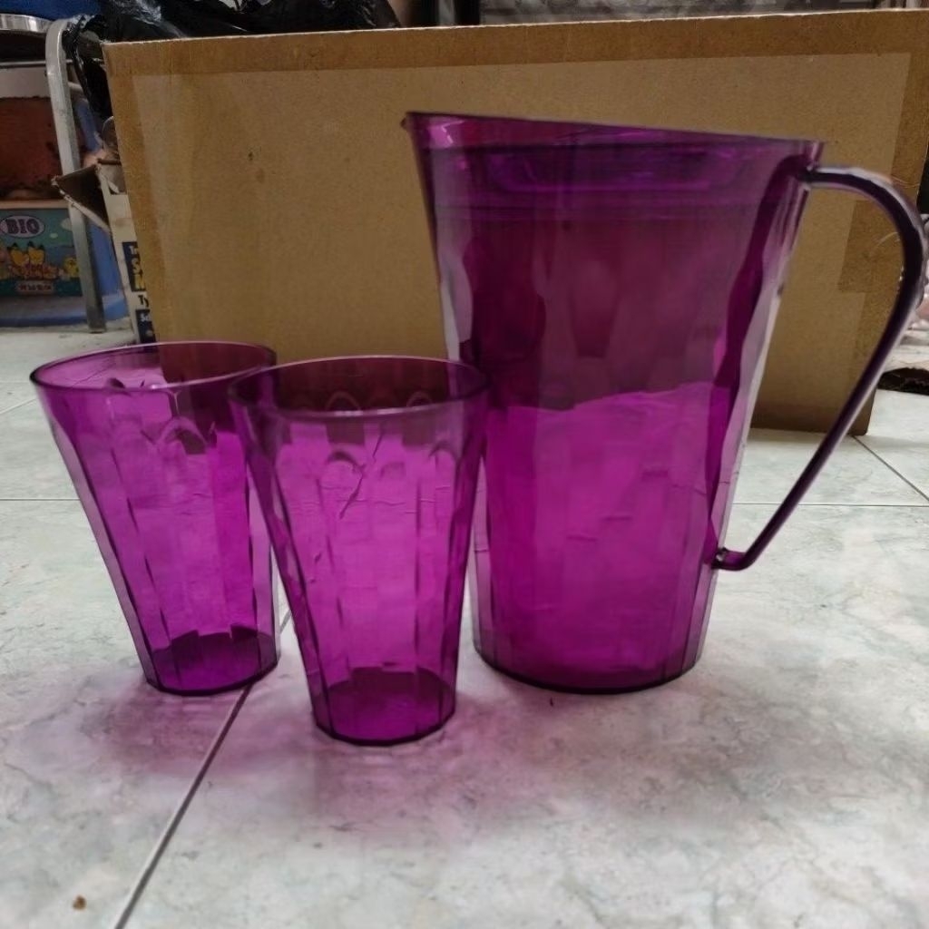 prism pitcher gelas ungu  by tupperware