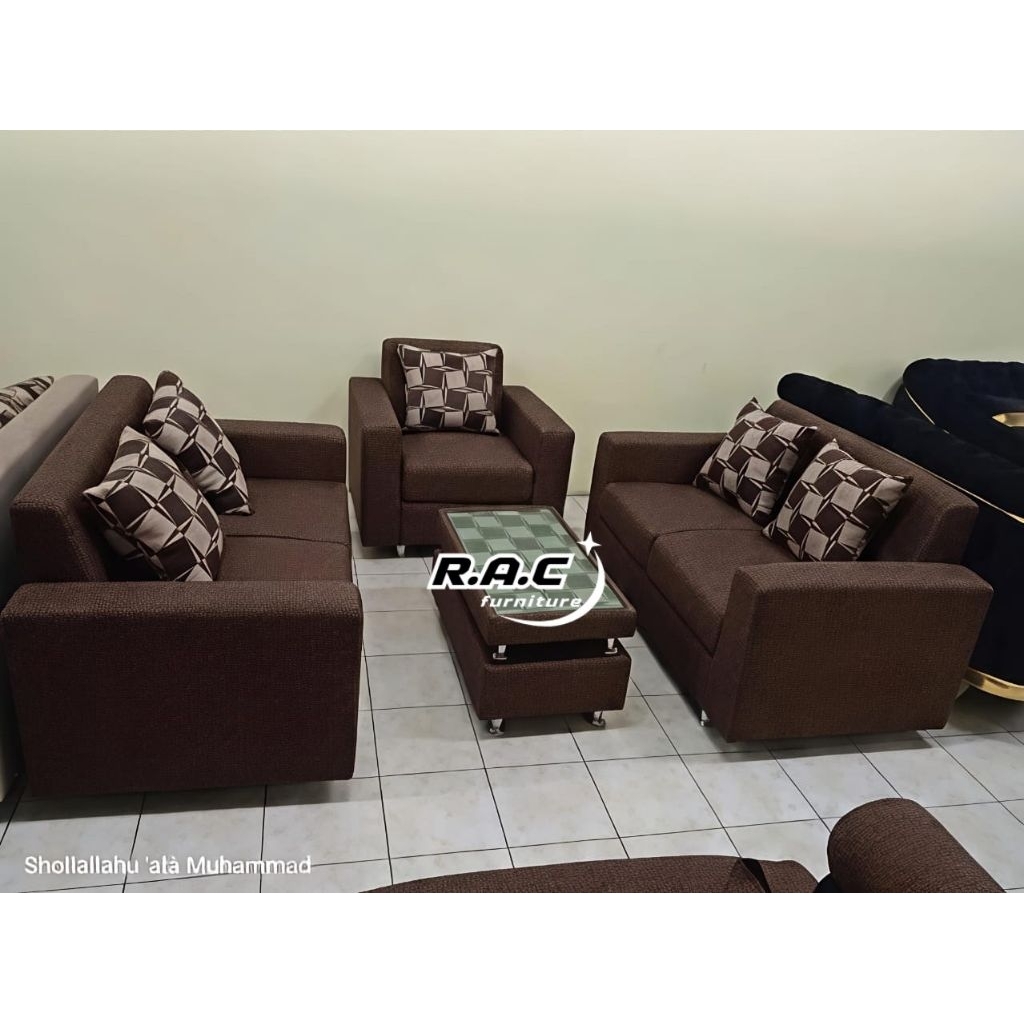 Sofa minimalis bludru