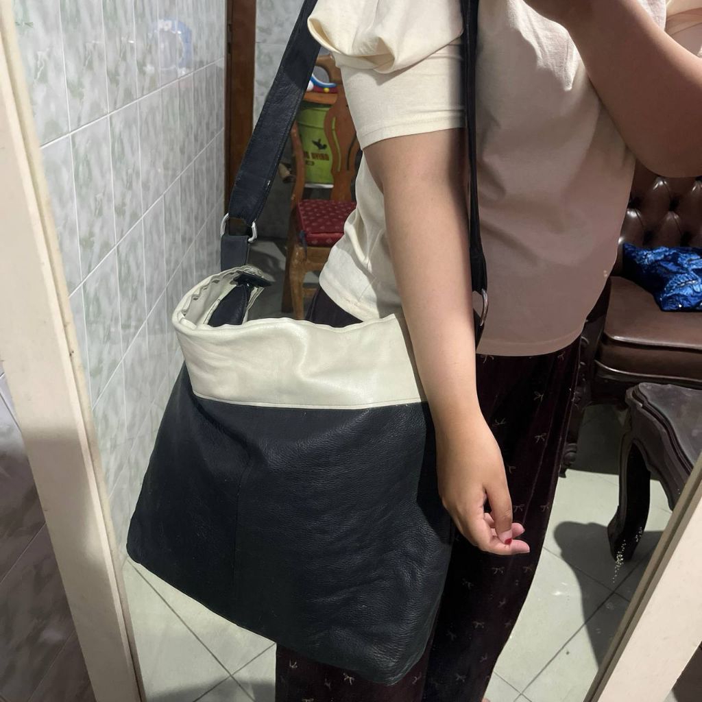 Totebag Sling Kulit Asli by PIEP | Tas Kerja, Kuliah, Travelling | Size besar Muat Laptop | Preloved