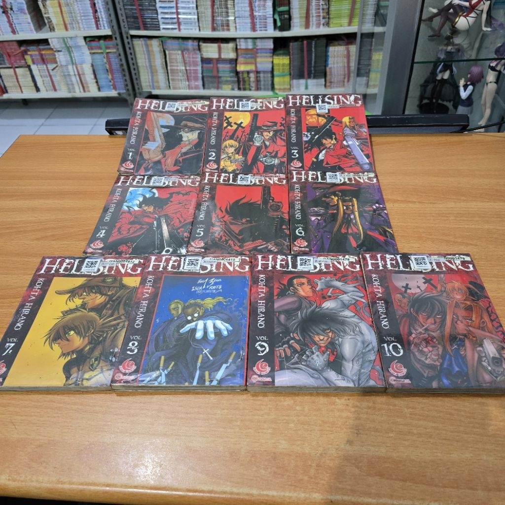 Bundle Komik Hellsing Volume 1-10 Preloved