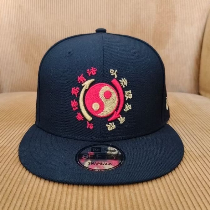 TOPI BRUCE LEE X NEW ERA 9FIFTY (RARE)