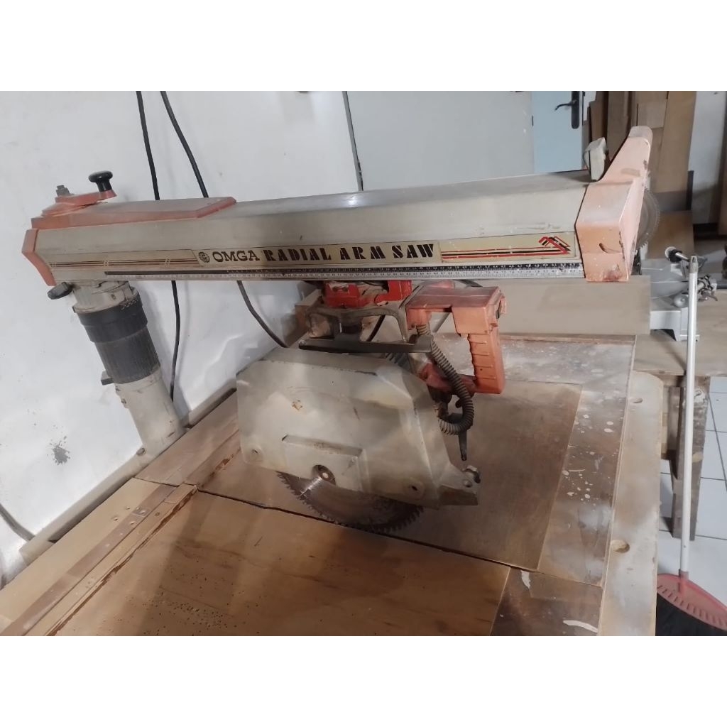 Radial Arm Saw OMGA