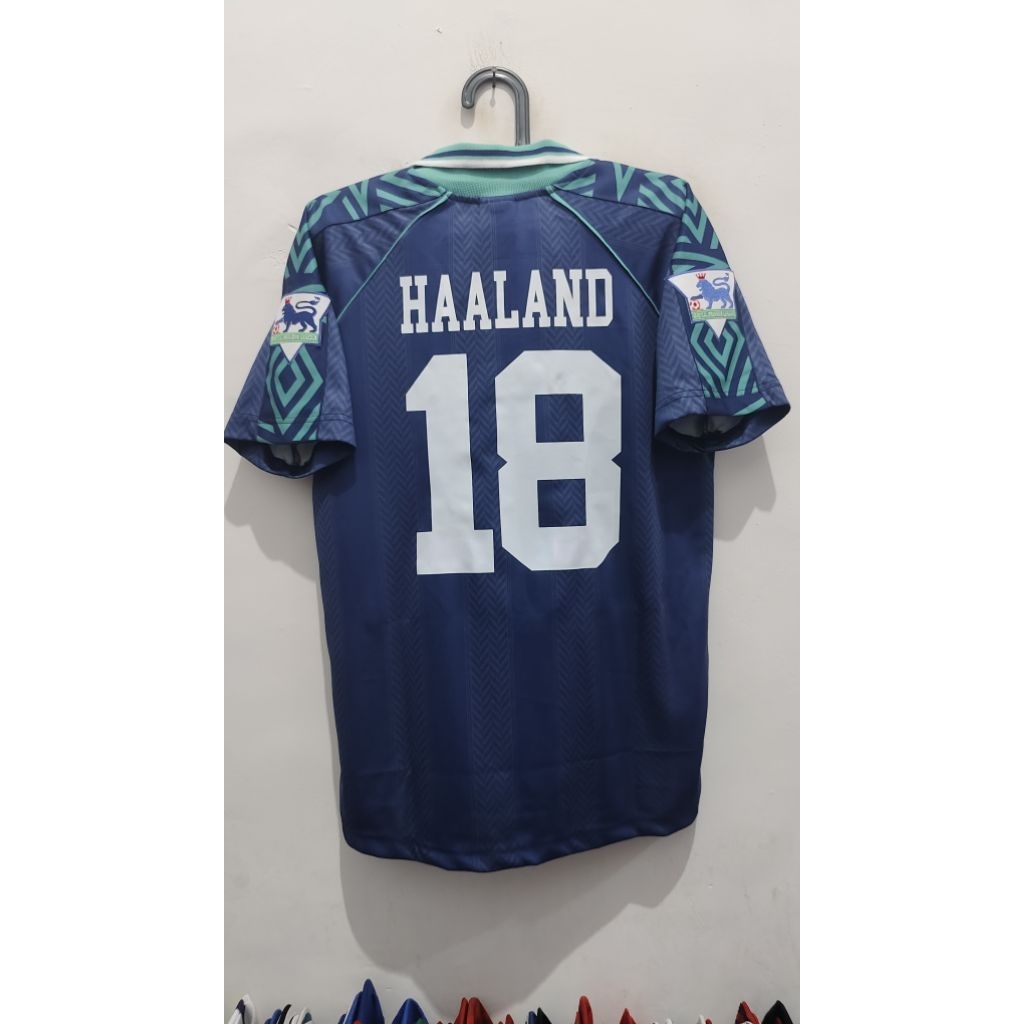 jersey retro Nottingham Forest Haaland size M