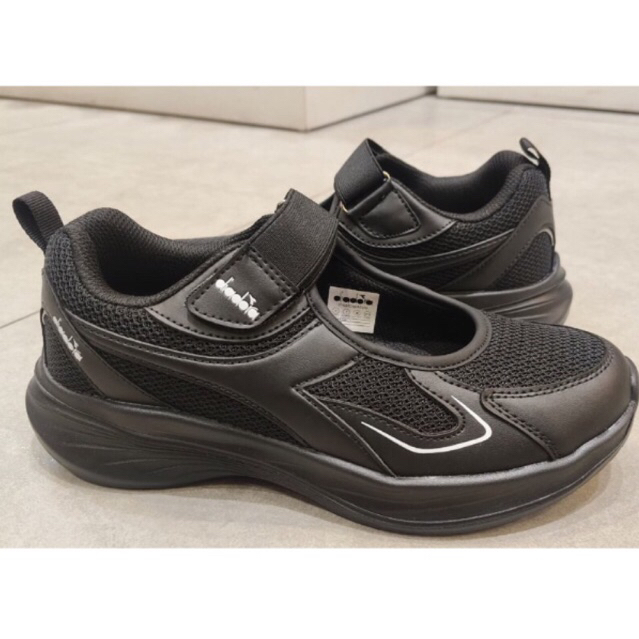 Diadora Reedley Women Lifestyle Shoes - Black, Pink/White