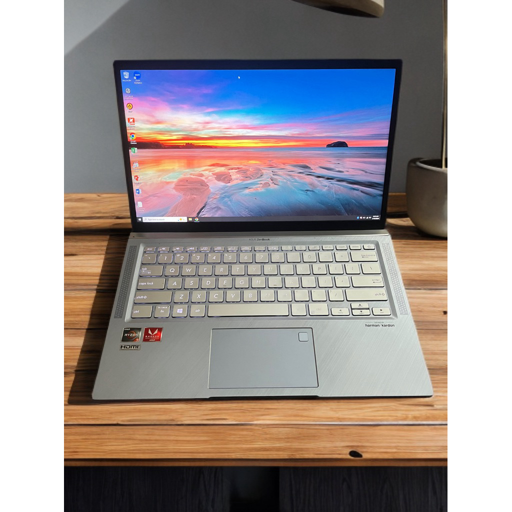 Laptop Asus zenbook Ryzen 5 3500u