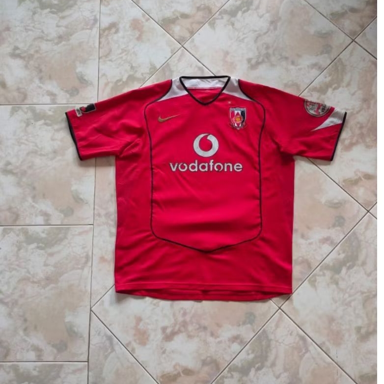 Jersey Urawa Red Home 2004/2005 (minus crack)