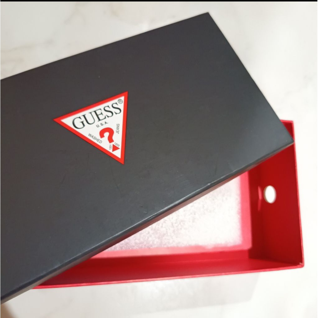 Dus Box Dompet Guess (ORI)