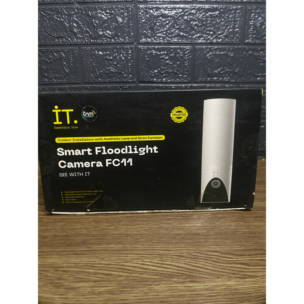 CCTV Outdoor IT Smart Floodlight Camera FC11 Lampu Sorot Kamera WiFi Alarm Sirine