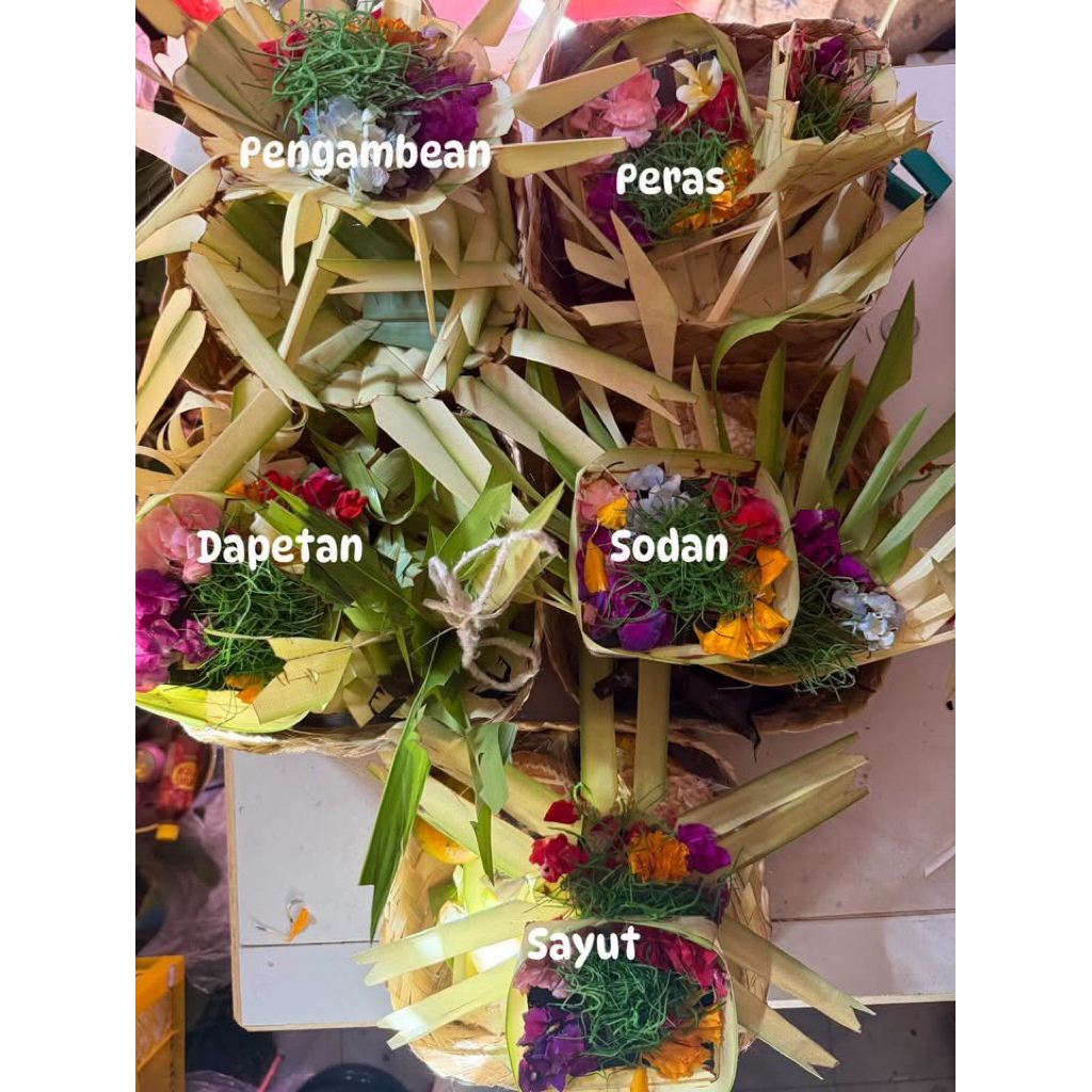Banten otonan tumpeng 5