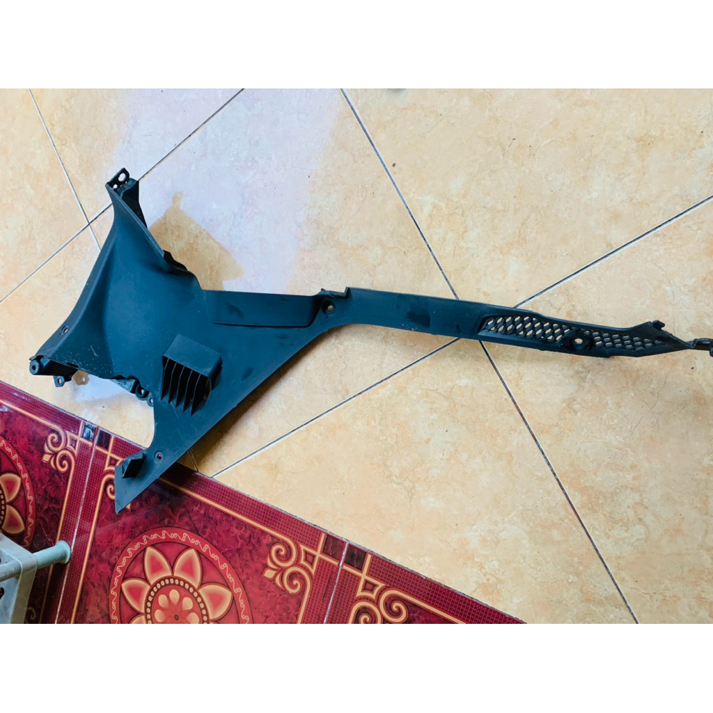 inner fairing dalam sebelah kanan cbr250rr
