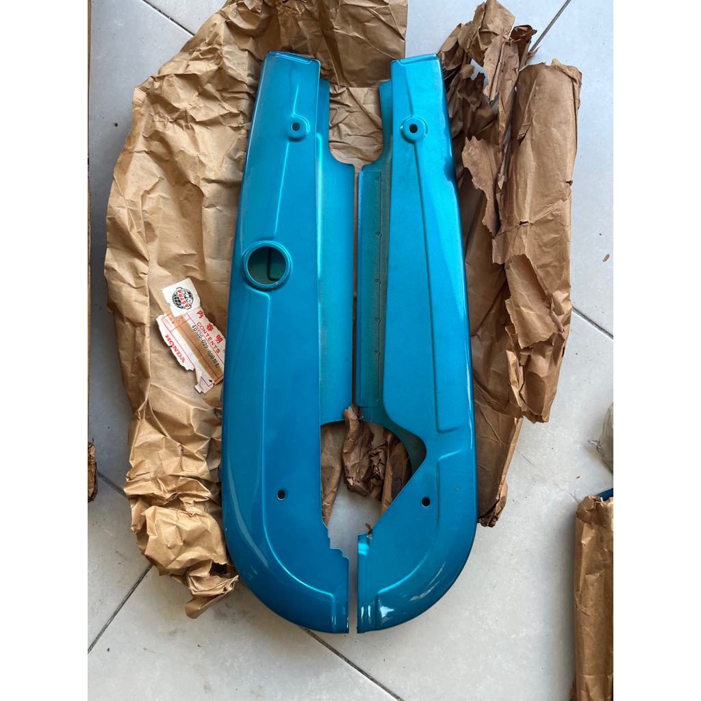 Katengkas tutup rantai honda s110 benly s90 s90z Original