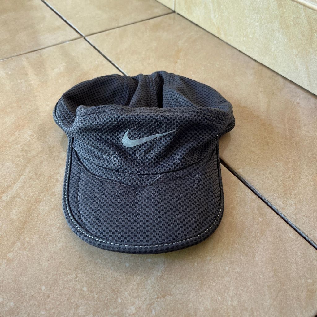 topi Nike 5 panel running
